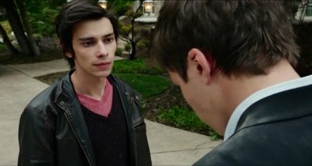 Быть Чарли (2015)