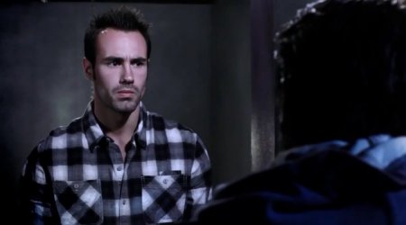 Он наблюдает (2016)